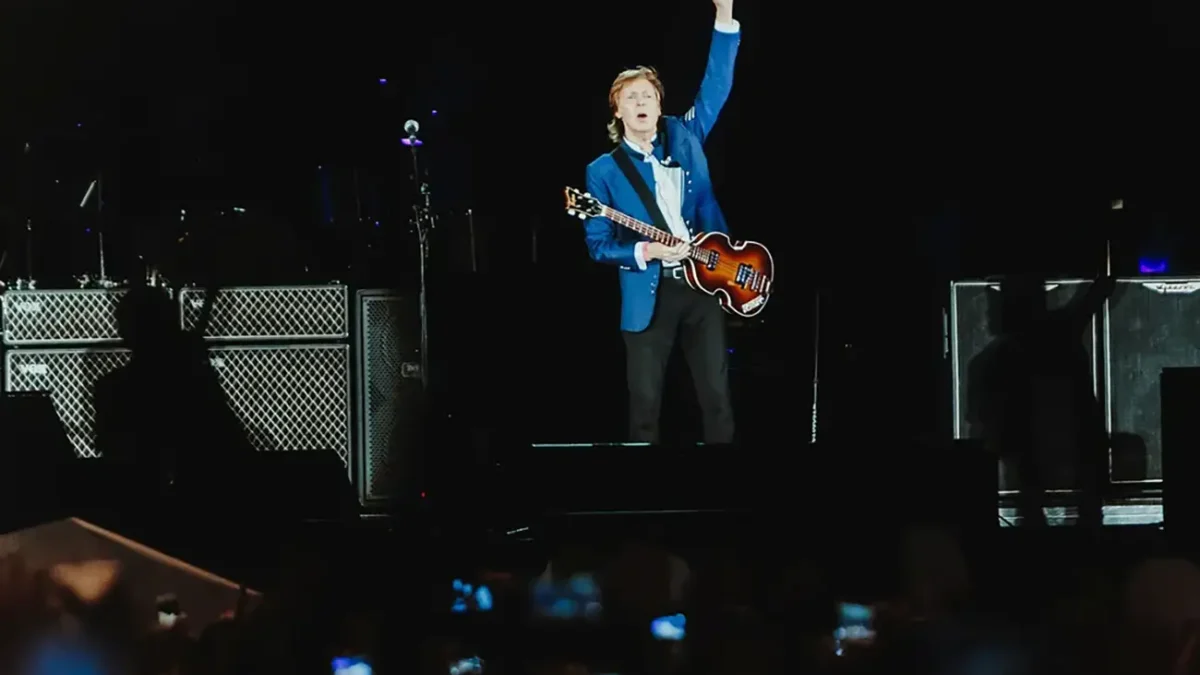 Paul McCartney encerra turnê em Salvador com público de 53 mil na Arena Fonte Nova